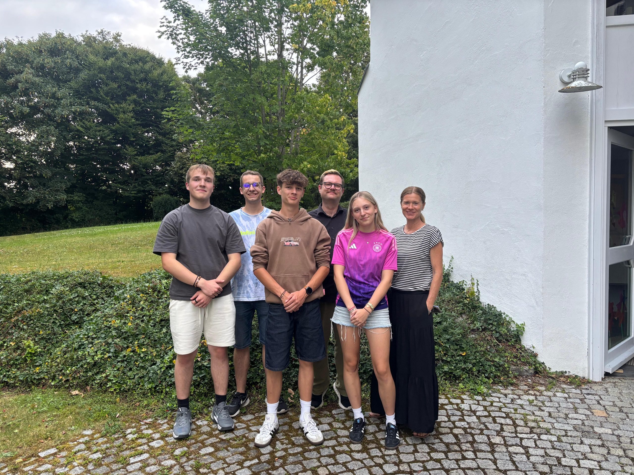 v.l.n.r. Philipp Lipowsky, Noah Enzler, Niklas Tschirsky, Felix Henkelmann, Lea Burger, Sabine Utz